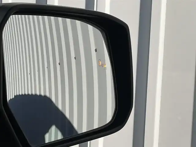 三菱 トライトン GSR 福岡県 2024(令6)年 2.6万km ダイヤモンドブラックマイカ 黒革シート/純正９インチナビ/フルセグTV/全周囲カメラ/衝突軽減/ＢＳＭ/ルーフレール/レーダークルーズコントロール/パーキングセンサー/パワーシート/ステアリングヒーター/前席シートヒーター/ＥＴＣ/純正ＡＷ