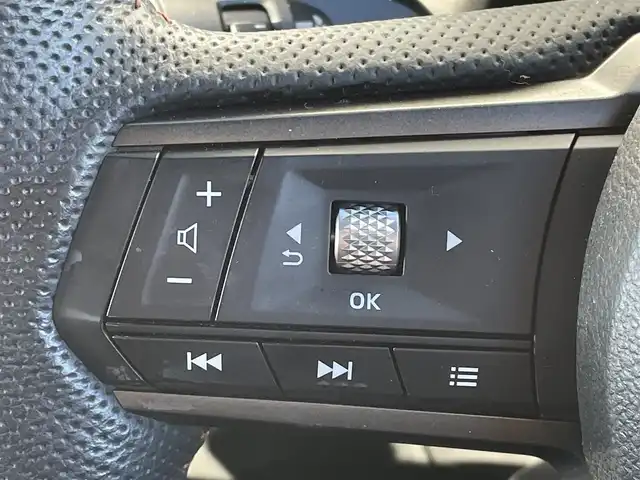 三菱 トライトン GSR 福岡県 2024(令6)年 2.6万km ダイヤモンドブラックマイカ 黒革シート/純正９インチナビ/フルセグTV/全周囲カメラ/衝突軽減/ＢＳＭ/ルーフレール/レーダークルーズコントロール/パーキングセンサー/パワーシート/ステアリングヒーター/前席シートヒーター/ＥＴＣ/純正ＡＷ