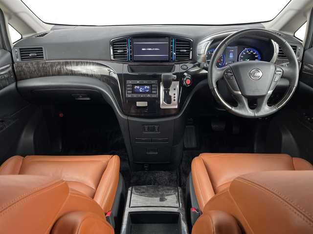 日産 エルグランド 250HWS Sジェットブラック アーバンクロム 埼玉県 2018(平30)年 3.4万km ブリリアントホワイトパール 純正フリップダウンモニター　/純正８インチナビ　/バックカメラ　/両側パワースライドドア　/パワーバックドア　/メモリーシート　/クルーズコントロール　/ＬＥＤヘッドライト　/シートヒーター　/フルセグＴ/ビルトインＥＴＣ　/スペアキー