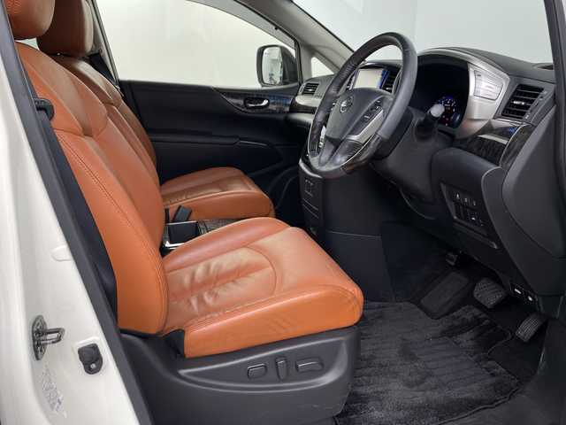 日産 エルグランド 250HWS Sジェットブラック アーバンクロム 埼玉県 2018(平30)年 3.4万km ブリリアントホワイトパール 純正フリップダウンモニター　/純正８インチナビ　/バックカメラ　/両側パワースライドドア　/パワーバックドア　/メモリーシート　/クルーズコントロール　/ＬＥＤヘッドライト　/シートヒーター　/フルセグＴ/ビルトインＥＴＣ　/スペアキー