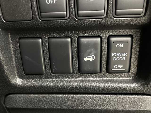 日産 エルグランド 250HWS Sジェットブラック アーバンクロム 埼玉県 2018(平30)年 3.4万km ブリリアントホワイトパール 純正フリップダウンモニター　/純正８インチナビ　/バックカメラ　/両側パワースライドドア　/パワーバックドア　/メモリーシート　/クルーズコントロール　/ＬＥＤヘッドライト　/シートヒーター　/フルセグＴ/ビルトインＥＴＣ　/スペアキー