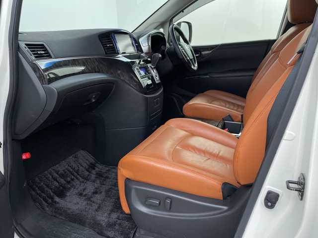 日産 エルグランド 250HWS Sジェットブラック アーバンクロム 埼玉県 2018(平30)年 3.4万km ブリリアントホワイトパール 純正フリップダウンモニター　/純正８インチナビ　/バックカメラ　/両側パワースライドドア　/パワーバックドア　/メモリーシート　/クルーズコントロール　/ＬＥＤヘッドライト　/シートヒーター　/フルセグＴ/ビルトインＥＴＣ　/スペアキー