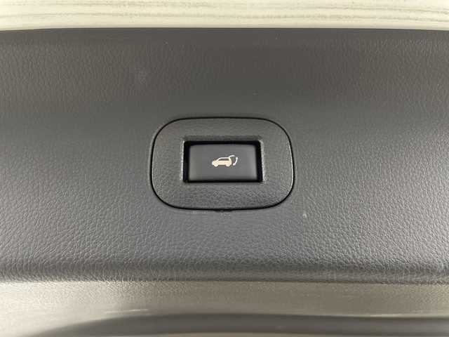 日産 エルグランド 250HWS Sジェットブラック アーバンクロム 埼玉県 2018(平30)年 3.4万km ブリリアントホワイトパール 純正フリップダウンモニター　/純正８インチナビ　/バックカメラ　/両側パワースライドドア　/パワーバックドア　/メモリーシート　/クルーズコントロール　/ＬＥＤヘッドライト　/シートヒーター　/フルセグＴ/ビルトインＥＴＣ　/スペアキー