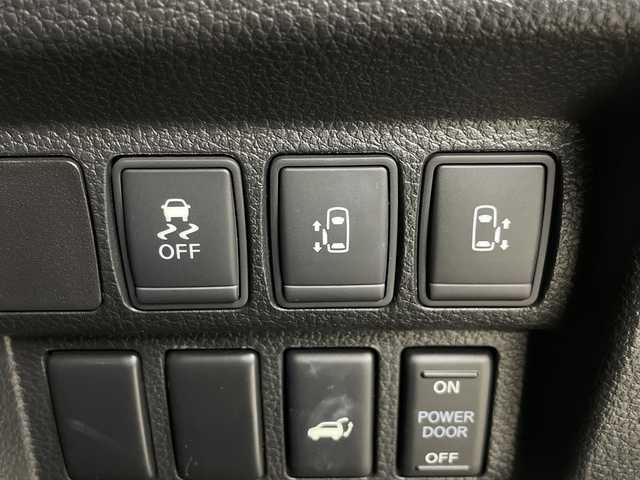 日産 エルグランド 250HWS Sジェットブラック アーバンクロム 埼玉県 2018(平30)年 3.4万km ブリリアントホワイトパール 純正フリップダウンモニター　/純正８インチナビ　/バックカメラ　/両側パワースライドドア　/パワーバックドア　/メモリーシート　/クルーズコントロール　/ＬＥＤヘッドライト　/シートヒーター　/フルセグＴ/ビルトインＥＴＣ　/スペアキー