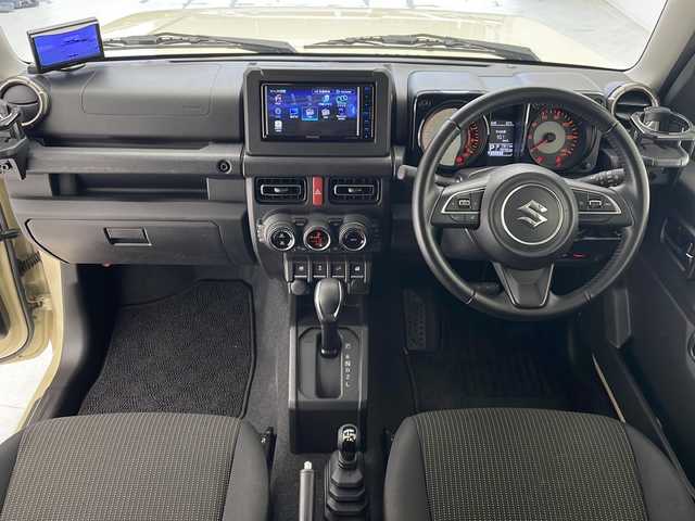 スズキ ジムニー XC 沖縄県 2021(令3)年 5.9万km シフォンアイボリーメタリックブラック2トーンルーフ ワンオーナー/社外ナビ(MDV-D708BTW)/ＣＤ／ＤＶＤ/フルセグＴＶ/Ｂｌｕｅｔｏｏｔｈ/ＥＴＣ2.0/ドライブレコーダー/クルーズコントロール/社外フロントカメラ/シートヒーター/ＬＥＤヘッドライト/オートライト/プッシュスタート/スマートキー/スペアキー/純正フロアマット