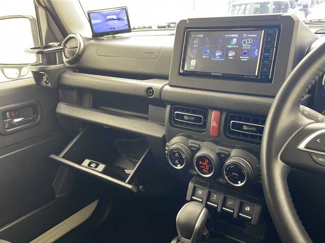 スズキ ジムニー XC 沖縄県 2021(令3)年 5.9万km シフォンアイボリーメタリックブラック2トーンルーフ ワンオーナー/社外ナビ(MDV-D708BTW)/ＣＤ／ＤＶＤ/フルセグＴＶ/Ｂｌｕｅｔｏｏｔｈ/ＥＴＣ2.0/ドライブレコーダー/クルーズコントロール/社外フロントカメラ/シートヒーター/ＬＥＤヘッドライト/オートライト/プッシュスタート/スマートキー/スペアキー/純正フロアマット