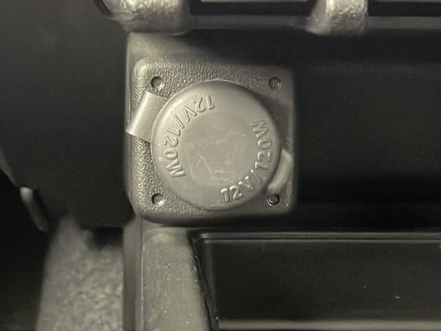 スズキ ジムニー XC 沖縄県 2021(令3)年 5.9万km シフォンアイボリーメタリックブラック2トーンルーフ ワンオーナー/社外ナビ(MDV-D708BTW)/ＣＤ／ＤＶＤ/フルセグＴＶ/Ｂｌｕｅｔｏｏｔｈ/ＥＴＣ2.0/ドライブレコーダー/クルーズコントロール/社外フロントカメラ/シートヒーター/ＬＥＤヘッドライト/オートライト/プッシュスタート/スマートキー/スペアキー/純正フロアマット