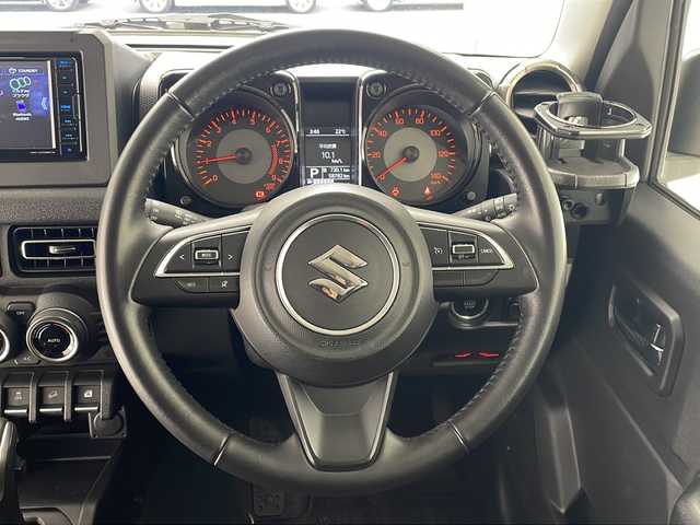 スズキ ジムニー XC 沖縄県 2021(令3)年 5.9万km シフォンアイボリーメタリックブラック2トーンルーフ ワンオーナー/社外ナビ(MDV-D708BTW)/ＣＤ／ＤＶＤ/フルセグＴＶ/Ｂｌｕｅｔｏｏｔｈ/ＥＴＣ2.0/ドライブレコーダー/クルーズコントロール/社外フロントカメラ/シートヒーター/ＬＥＤヘッドライト/オートライト/プッシュスタート/スマートキー/スペアキー/純正フロアマット