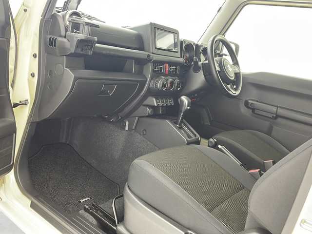 スズキ ジムニー XC 沖縄県 2021(令3)年 5.9万km シフォンアイボリーメタリックブラック2トーンルーフ ワンオーナー/社外ナビ(MDV-D708BTW)/ＣＤ／ＤＶＤ/フルセグＴＶ/Ｂｌｕｅｔｏｏｔｈ/ＥＴＣ2.0/ドライブレコーダー/クルーズコントロール/社外フロントカメラ/シートヒーター/ＬＥＤヘッドライト/オートライト/プッシュスタート/スマートキー/スペアキー/純正フロアマット