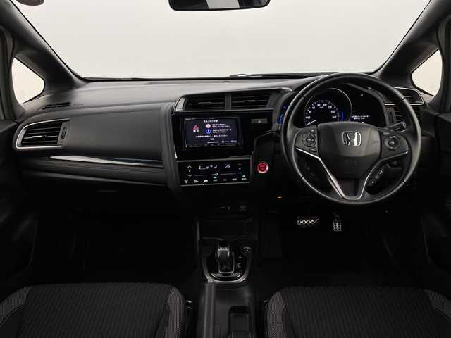 ホンダ フィット ハイブリット Sパッケージ 新潟県 2017(平29)年 2.6万km プレミアムホワイトパールⅡ 社外ナビ/　　フルセグ/CD/DVD/BT/バックカメラ/クルーズコントロール/LEDオートライト/純正アルミホイール車載/社外AW付サマータイヤ車載/ステアリングスイッチ/パドルシフト/アイドリングストップ/スマートキー/ETC