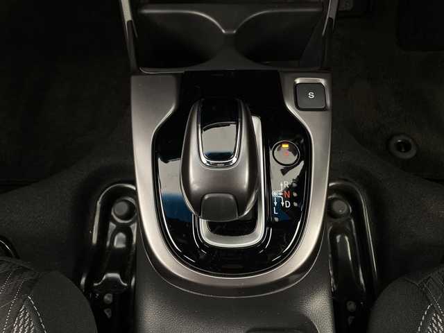 ホンダ フィット ハイブリット Sパッケージ 新潟県 2017(平29)年 2.6万km プレミアムホワイトパールⅡ 社外ナビ/　　フルセグ/CD/DVD/BT/バックカメラ/クルーズコントロール/LEDオートライト/純正アルミホイール車載/社外AW付サマータイヤ車載/ステアリングスイッチ/パドルシフト/アイドリングストップ/スマートキー/ETC