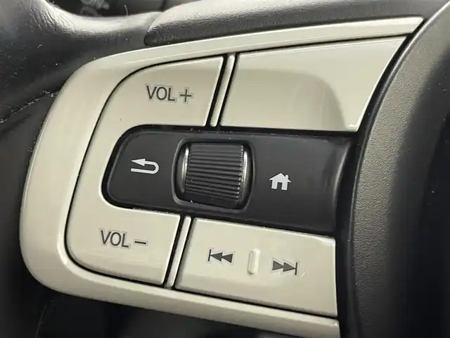 ホンダ フィット e:HEVホーム 群馬県 2020(令2)年 4.6万km ルナシルバーM 純正ナビ　バックカメラ　純正前後ドラレコ　ビルトインETC　ハーフレザーシート　アダプティブクルーズコントロール　ホンダセンシング　純正アルミホイール　LEDヘッドライト　クリアランスソナー　禁煙車