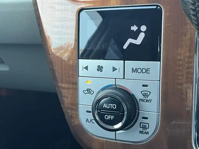 ダイハツ キャスト スタイル G ターボ SAⅡ 栃木県 2015(平27)年 15万km パールホワイトⅢ (株)IDOMが運営する【じしゃロン宇都宮店】の自社ローン対象車両になります。こちらは現金ご利用時の価格です。自社ローンご希望の方は別途その旨お申付け下さい。/禁煙/純正ナビ/バックカメラ/ETC/皮調シートカバー/スペアスマートキー/コーナーセンサー/プリクラッシュ/ステアリングスイッチ/LEDオートライト/フォグランプ/純正15インチAW