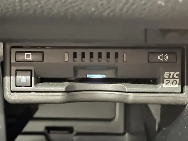 レクサス ＵＸ 250h Fスポーツ 愛知県 2021(令3)年 2.3万km ホワイトノーヴァガラスフレーク 純正１２．３インチナビ　/(Bluetooth/Miracast/FM/AM/SD/DISC/CarPlay/フルセグTV/AUX)/サンルーフ　/ブラインドスポットモニター　/赤革シート/三眼ＬＥＤヘッドライト/LEDフォグランプ/レクサスセーフティシステム　/　　-プリクラッシュセーフティ/　　-レーントレーニングアシスト/　　-オートマチックハイビーム　/　　-レーダークルーズコントロール/　　-ロードサインアシスト/　　-先行車発進告知機能/シートヒーター/シートベンチレーション　/ＥＴＣ２．０　/バックカメラ/ステアリングヒーター　/電動バックドア/クリアランスソナー/パワーシート（D席メモリ付）/ドライブレコーダー/パドルシフト/純正フロアマット