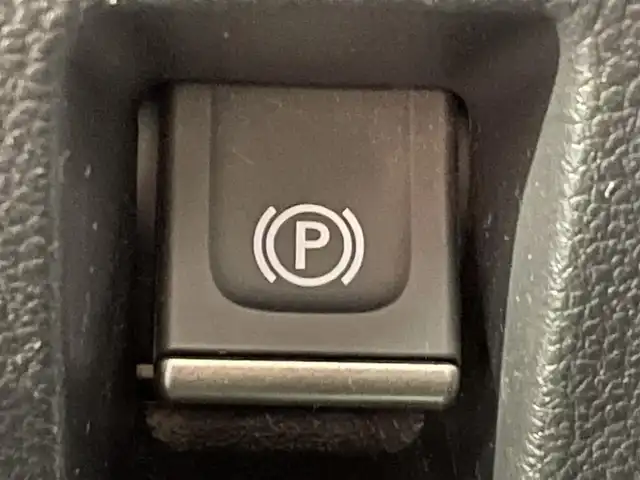 レクサス ＵＸ 250h Fスポーツ 愛知県 2021(令3)年 2.3万km ホワイトノーヴァガラスフレーク 純正１２．３インチナビ　/(Bluetooth/Miracast/FM/AM/SD/DISC/CarPlay/フルセグTV/AUX)/サンルーフ　/ブラインドスポットモニター　/赤革シート/三眼ＬＥＤヘッドライト/LEDフォグランプ/レクサスセーフティシステム　/　　-プリクラッシュセーフティ/　　-レーントレーニングアシスト/　　-オートマチックハイビーム　/　　-レーダークルーズコントロール/　　-ロードサインアシスト/　　-先行車発進告知機能/シートヒーター/シートベンチレーション　/ＥＴＣ２．０　/バックカメラ/ステアリングヒーター　/電動バックドア/クリアランスソナー/パワーシート（D席メモリ付）/ドライブレコーダー/パドルシフト/純正フロアマット