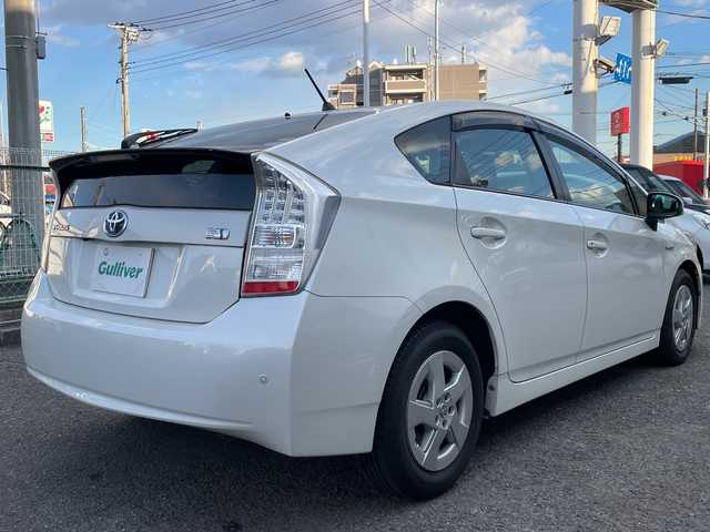 トヨタ プリウス S　LEDエディション 神奈川県 2011(平23)年 11万km ホワイトパールクリスタルシャイン ナビ/バックカメラ/Bluetooth機能/コーナーセンサー/ETC/スマートキー