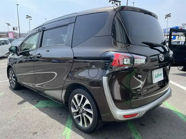 トヨタ シエンタ ハイブリッド ファンベースG クエロ 長崎県 2021(令3)年 0.6万km ヴィンテージブラウンパールクリスタルシャイン /純正9型ナビ/全方位カメラ/（AM/FM/CD/DVD/Bluetooth/フルセグTV）//前後ドライブレコーダー//両側パワースライドドア//LEDヘッドライト/フォグライト//トヨタセーフティセンス//オートマチックハイビーム//プリクラッシュセーフティ//クルーズコントロール//コーナーセンサー//ビルトインＥＴＣ//革巻ステアリング//純正16インチアルミ//スマートキー/スペアキー×１//プッシュスタート