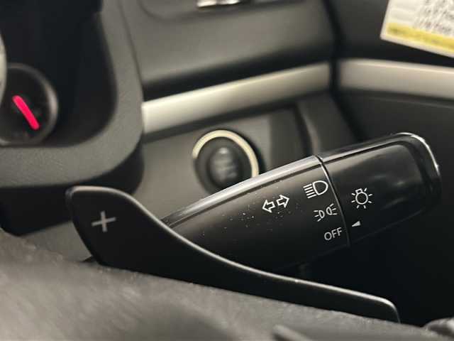 スズキ スイフト XS 熊本県 2012(平24)年 10.9万km ガンＭ／銀 ・ワンオーナー/・純正ナビ【99000-79Y51]/-BT/TV/CD/DVD/FM/AM/SD/・クルーズコントロール/・パドルシフト/・横滑り防止装置/・純正アルミ16インチ/・純正フロアマット/・ドアバイザー/・ウィンカーミラー/・電動格納ミラー/・プッシュスタート/・スマートキー×２/元カラーコードZMT