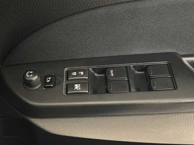 スズキ スイフト XS 熊本県 2012(平24)年 10.9万km ガンＭ／銀 ・ワンオーナー/・純正ナビ【99000-79Y51]/-BT/TV/CD/DVD/FM/AM/SD/・クルーズコントロール/・パドルシフト/・横滑り防止装置/・純正アルミ16インチ/・純正フロアマット/・ドアバイザー/・ウィンカーミラー/・電動格納ミラー/・プッシュスタート/・スマートキー×２/元カラーコードZMT