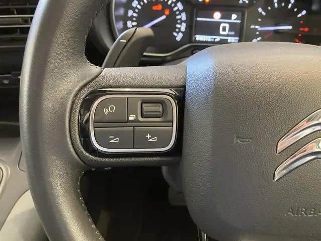 シトロエン ベルランゴ シャイン 熊本県 2021(令3)年 4.7万km サーブル ・スマートキー/・プッシュスタート/・ガラズルーフ/・アクティブセーフティブレーキ/・トラフィックサインインフォメーション/・疲労検知/・インテリジェントハイビーム/・パーキングセンサー/・ブラインドスポットモニター/・レーンキープアシスト/・クルーズコントロール/・純正ディスプレイオーディオ/　【Bluetooth・USB・AppleCarPlay・AndroidAuto】/・バックカメラ/・左サイドカメラ/・ETC/・フォグランプ/・純正マット