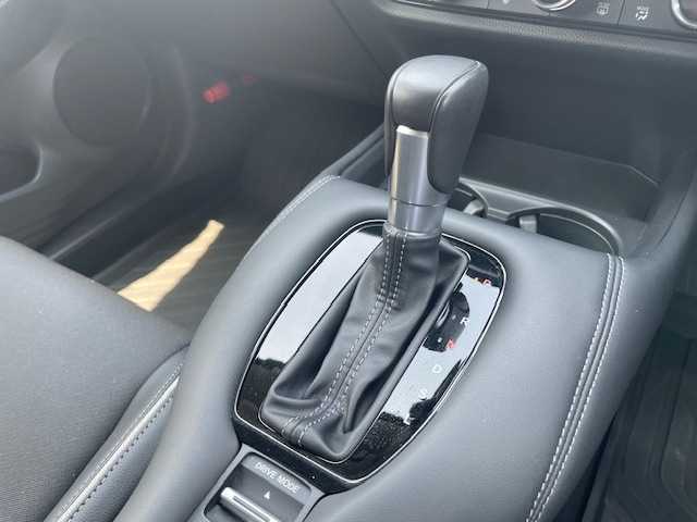 ホンダ ＺＲ－Ｖ X 三重県 2023(令5)年 1.6万km クリスタルブラックパール ホンダセンシング/・衝突軽減ブレーキ/・誤発進抑制機能/・後方誤発進抑制機能/・近距離衝突軽減ブレーキ/・歩行者事故低減ステアリング/・路外逸脱抑制機能/・渋滞追従機能付アダプティブクルーズコントロール/・車線維持支援システム/・トラフィックジャムアシスト/・先行車発進お知らせ機能/・標識認識機能/・オートハイビーム/・ブラインドスポットインフォメーション/・パーキングセンサーシステム/1オーナー/ETC/ハーフレザーシート/パワーバックドア/オートライト/LEDヘッドランプ/225/55R18インチ純正AW/プッシュスタート/スマートキー/スペアキー/純正フロアマット