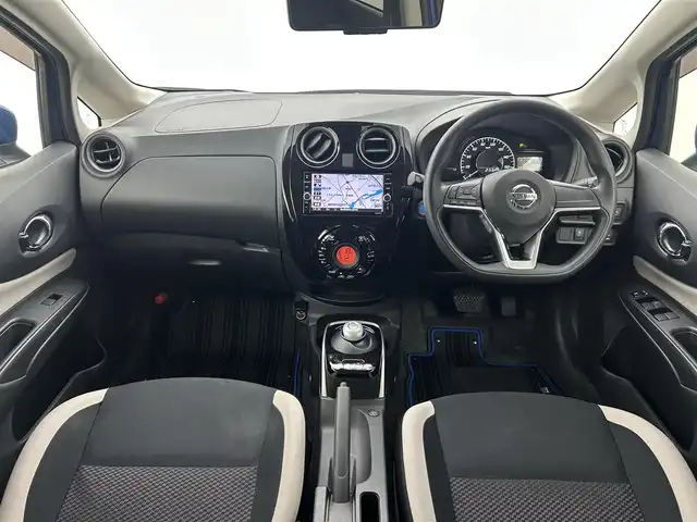 日産 ノート e－パワー X Vセレクション 福井県 2020(令2)年 0.5万km シャイニングブルー 純正SDナビ/CD/DVD/Bluetooth/フルセグ/アラウンドビューモニター/バックカメラ/横滑り防止装置/衝突軽減システム/レーンキープアシスト/オートライト/LED/プッシュスタート/スマートキー/スペアキー