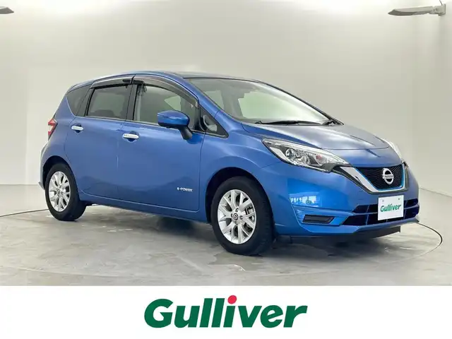 日産 ノート e－パワー X Vセレクション 福井県 2020(令2)年 0.5万km シャイニングブルー 純正SDナビ/CD/DVD/Bluetooth/フルセグ/アラウンドビューモニター/バックカメラ/横滑り防止装置/衝突軽減システム/レーンキープアシスト/オートライト/LED/プッシュスタート/スマートキー/スペアキー