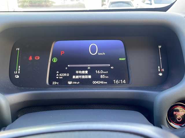 ホンダ フリード ハイブリット e:HEV クロスター 愛知県 2025(令7)年 0.5万km ベージュ ワンオーナー/ホンダセンシング/・衝突軽減ブレーキ/・踏み間違い衝突軽減システム/・急アクセル抑制機能/・路外逸脱抑制機能/・歩行者事故低減ステアリング/・先行車発進お知らせ機能/・標識認識機能/・ブラインドスポットインフォメーション/・オートハイビーム/・アダプティブドライビングビーム/・パーキングセンサーシステム/ホンダ純正Gathersナビ/フルセグTV・Bluetooth・CD・DVD・SD/バックカメラ/両側パワースライドドア/LEDヘッドライト/前席シートヒーター/2.0ビルトインETC/コムテック製前後ドライブレコーダー(SD欠品)/保証書/取扱説明書/スペアキー