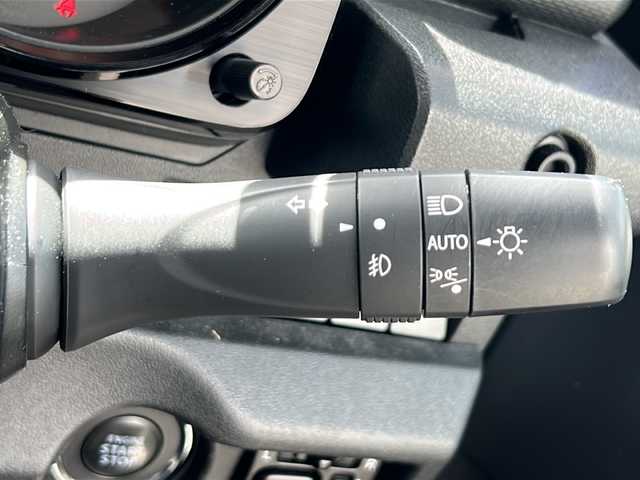 スズキ ジムニー XL 愛知県 2022(令4)年 2.9万km 緑 /禁煙車//社外ナビ・フルセグTV/　(MDV-D709BT)//バックカメラ//ETC//ドライブレコーダー//プッシュスタート//アイドリングストップ//電動格納ミラー//フォグランプ//オートライト//横滑り防止装置//背面タイヤ//フロアマット//新車保証書//取扱説明書