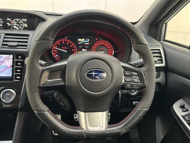 スバル ＷＲＸ Ｓ４ 2．0GT‐S アイサイト 埼玉県 2015(平27)年 13.8万km アイスシルバーメタリック (株)IDOMが運営する【じしゃロン熊谷店】の自社ローン専用車両になりますこちらは現金またはオートローンご利用時の価格です。自社ローンご希望の方は別途その旨お申付け下さい/純正ＳＤナビ　CN-LR710D/（フルセグTV/Bluetooth/CD/AM/FM）/クルーズコントロール　/ビルトインＥＴＣ　/純正ドライブレコーダー　/バックカメラ　/Ｄ＋Ｎ席パワシート　/ＬＥＤヘッドライト/スバルリヤビークルディテクション/サイドビューモニター/ハイビームアシスト/アイサイトアシストモニター/プッシュスタート/スマートキー/横滑り防止装置/レーンキープアシスト/ヒルディセントコントロール