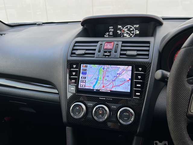 スバル ＷＲＸ Ｓ４ 2．0GT‐S アイサイト 埼玉県 2015(平27)年 13.8万km アイスシルバーメタリック (株)IDOMが運営する【じしゃロン熊谷店】の自社ローン専用車両になりますこちらは現金またはオートローンご利用時の価格です。自社ローンご希望の方は別途その旨お申付け下さい/純正ＳＤナビ　CN-LR710D/（フルセグTV/Bluetooth/CD/AM/FM）/クルーズコントロール　/ビルトインＥＴＣ　/純正ドライブレコーダー　/バックカメラ　/Ｄ＋Ｎ席パワシート　/ＬＥＤヘッドライト/スバルリヤビークルディテクション/サイドビューモニター/ハイビームアシスト/アイサイトアシストモニター/プッシュスタート/スマートキー/横滑り防止装置/レーンキープアシスト/ヒルディセントコントロール