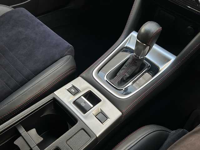 スバル ＷＲＸ Ｓ４ 2．0GT‐S アイサイト 埼玉県 2015(平27)年 13.8万km アイスシルバーメタリック (株)IDOMが運営する【じしゃロン熊谷店】の自社ローン専用車両になりますこちらは現金またはオートローンご利用時の価格です。自社ローンご希望の方は別途その旨お申付け下さい/純正ＳＤナビ　CN-LR710D/（フルセグTV/Bluetooth/CD/AM/FM）/クルーズコントロール　/ビルトインＥＴＣ　/純正ドライブレコーダー　/バックカメラ　/Ｄ＋Ｎ席パワシート　/ＬＥＤヘッドライト/スバルリヤビークルディテクション/サイドビューモニター/ハイビームアシスト/アイサイトアシストモニター/プッシュスタート/スマートキー/横滑り防止装置/レーンキープアシスト/ヒルディセントコントロール