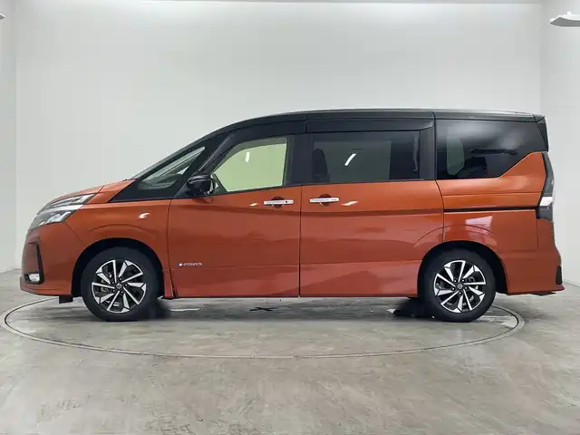 日産 セレナ e－パワー ハイウェイスター G 群馬県 2022(令4)年 3.1万km サンライズオレンジ/ダイヤモンドブラック プロパイロット　純正１０型ナビ　フルセグＴＶ　全周囲カメラ　デジタルインナーミラー　ハンズフリー両側電動スライドドア　シートヒーター　衝突被害軽減ブレーキ　ＢＳＭ　ＬＥＤ　前後ドラレコ　ＥＴＣ　禁煙車