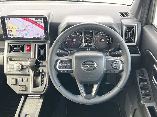 ダイハツ タフト G ターボ クロムベンチャー 三重県 2021(令3)年 2.5万km フォレストカーキメタリック 純正９型ナビ　/バックカメラ　/ワイヤレス充電器/ガラスルーフ/ＥＴＣ　/前方ドライブレコーダー/皮調シートカバー /シートヒーター /TVキャンセラー/ステアリングスイッチ/電子パーキング/USB給電ポート/前後コーナーセンサー /LEDヘッドライト /レーダークルーズコントロール /レーンキープアシスト/電動格納ミラー /禁煙車