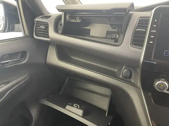 日産 セレナ ハイウェイスター V 埼玉県 2022(令4)年 6.4万km ダークメタルグレー 純正9型ナビ/　CD DVD Bluetooth USB AUX フルセグ/アラウンドビューモニター/プロパイロット/両側パワースライドドア/インテリジェントルームミラー/ドライブレコーダー/ビルトインＥＴＣ/ブラインドスポットインフォメーション/ダブルオートエアコン/純正16インチアルミホイール