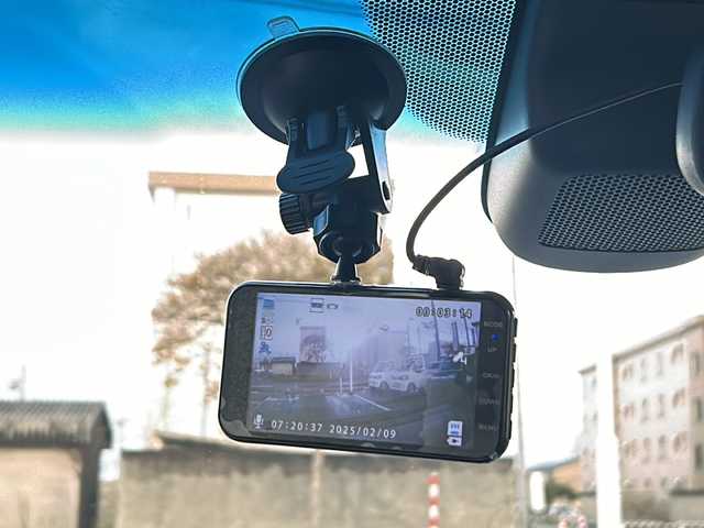 ホンダ フィット ハイブリット L ホンダセンシング 石川県 2017(平29)年 9.9万km ブリリアントスポーティブルーメタリック2トーン ホンダセンシング/・衝突軽減ブレーキ/・誤発進抑制機能/・車線維持支援システム/・渋滞追従機能付きアダプティブクルーズコントロール/・歩行者事故低減ステアリング/・路外逸脱抑制機能/・先行車発進お知らせ機能/・標識認識機能オートハイビーム/純正プレミアムインターナビゲーション/【CD・DVD・Bluetooth・フルセグTV】/バックカメラ/ビルトインETC/前方ドラレコ/ハーフレザーシート/革巻ステアリング/スマートキー/・プッシュスタート/・スペアキー/LEDヘッドライト/・オートライト/・フォグランプ/純正フロアマット