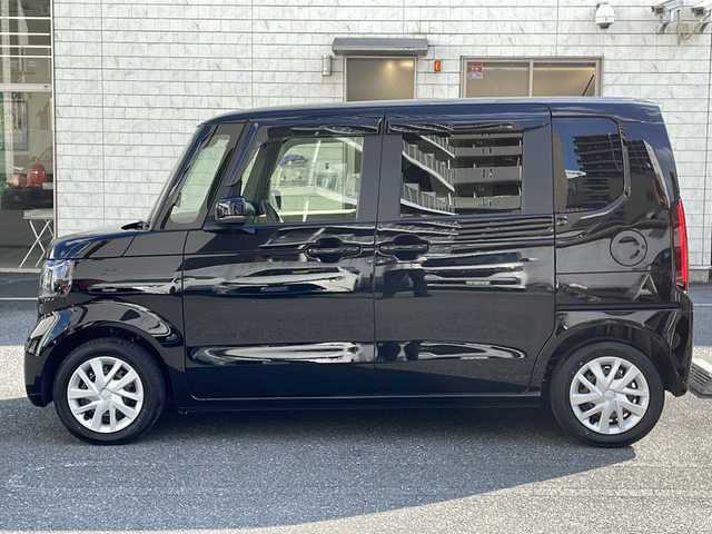 ホンダ Ｎ ＢＯＸ 埼玉県 2024(令6)年 0.4万km クリスタルブラックパール 登録時3670km/社外ナビ(CD/DVD/BT/フルセグTV）/バックカメラ/左パワースライド/衝突軽減ブレーキ/レーンキープアシスト/レーダークルーズコントロール/前後ドライブレコーダー/横滑り防止/コーナーセンサー/プッシュスタート/スマートキー×２/ウインカーミラー/LEDヘッドライト/アイドリングストップ/ECON/ETC/オートライト/純正フロアマット/純正ドアバイザー/保証書/取扱説明書