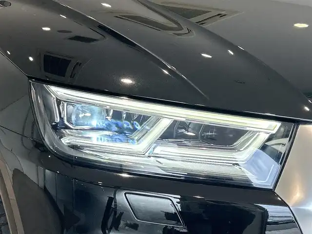 アウディ Ｑ５ Sライン ダイナミックリミテッド 愛知県 2019(令1)年 4.6万km ミトスブラックメタリック ・マトリクスLEDヘッドライト/ダイナミックターンインディケーター/・ ヘッドライトウォッシャー/・ デイタイムランニングライト/・ LEDリヤコンビネーションライト/ダイナミックターンインディケーター/・ ハイグロスパッケージ/・ アルミホイール 5セグメントスポークデザイン コントラストグレーポリッシュト 8J×20＋255/45R20タイヤ/・ オートマチックテールゲート/・ MMIナビゲーション/・ Audi connect/・ バーチャルコックピットプラス/・ 12Vマイルドハイブリッド/・ スマートフォンインターフェース/・ パワーシート/・ ランバーサポート 4ウェイ（フロント）/・ リヤシートベンチ プラス/・ シートヒーター（フロント）/・ ストレージパッケージ/・ アダプティブクルーズコントロール/・ アクティブレーンアシスト/・ ターンアシスト/・ エグジットワーニング/・ アウディサイドアシスト/・ リヤクロストラフィックアシスト/・ パークアシスト/・ アウディホールドアシスト/・ サラウンドビューカメラ/・ アウディプレセンスシティ/・ アウディプレセンス リヤ/・ アウディプレセンスベーシック