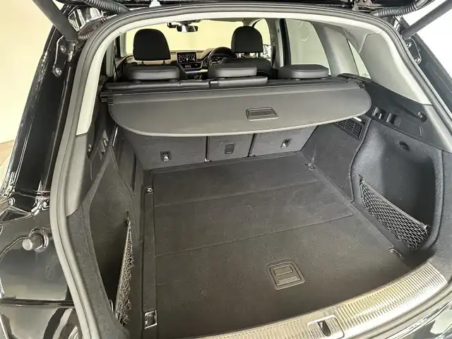 アウディ Ｑ５ Sライン ダイナミックリミテッド 愛知県 2019(令1)年 4.6万km ミトスブラックメタリック ・マトリクスLEDヘッドライト/ダイナミックターンインディケーター/・ ヘッドライトウォッシャー/・ デイタイムランニングライト/・ LEDリヤコンビネーションライト/ダイナミックターンインディケーター/・ ハイグロスパッケージ/・ アルミホイール 5セグメントスポークデザイン コントラストグレーポリッシュト 8J×20＋255/45R20タイヤ/・ オートマチックテールゲート/・ MMIナビゲーション/・ Audi connect/・ バーチャルコックピットプラス/・ 12Vマイルドハイブリッド/・ スマートフォンインターフェース/・ パワーシート/・ ランバーサポート 4ウェイ（フロント）/・ リヤシートベンチ プラス/・ シートヒーター（フロント）/・ ストレージパッケージ/・ アダプティブクルーズコントロール/・ アクティブレーンアシスト/・ ターンアシスト/・ エグジットワーニング/・ アウディサイドアシスト/・ リヤクロストラフィックアシスト/・ パークアシスト/・ アウディホールドアシスト/・ サラウンドビューカメラ/・ アウディプレセンスシティ/・ アウディプレセンス リヤ/・ アウディプレセンスベーシック