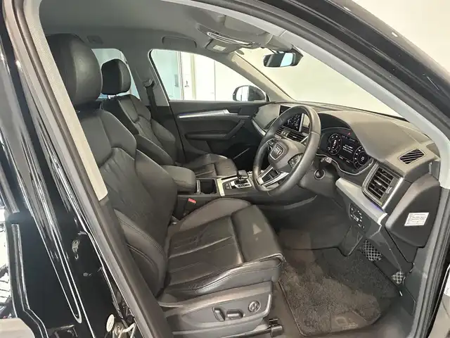アウディ Ｑ５ Sライン ダイナミックリミテッド 愛知県 2019(令1)年 4.6万km ミトスブラックメタリック ・マトリクスLEDヘッドライト/ダイナミックターンインディケーター/・ ヘッドライトウォッシャー/・ デイタイムランニングライト/・ LEDリヤコンビネーションライト/ダイナミックターンインディケーター/・ ハイグロスパッケージ/・ アルミホイール 5セグメントスポークデザイン コントラストグレーポリッシュト 8J×20＋255/45R20タイヤ/・ オートマチックテールゲート/・ MMIナビゲーション/・ Audi connect/・ バーチャルコックピットプラス/・ 12Vマイルドハイブリッド/・ スマートフォンインターフェース/・ パワーシート/・ ランバーサポート 4ウェイ（フロント）/・ リヤシートベンチ プラス/・ シートヒーター（フロント）/・ ストレージパッケージ/・ アダプティブクルーズコントロール/・ アクティブレーンアシスト/・ ターンアシスト/・ エグジットワーニング/・ アウディサイドアシスト/・ リヤクロストラフィックアシスト/・ パークアシスト/・ アウディホールドアシスト/・ サラウンドビューカメラ/・ アウディプレセンスシティ/・ アウディプレセンス リヤ/・ アウディプレセンスベーシック