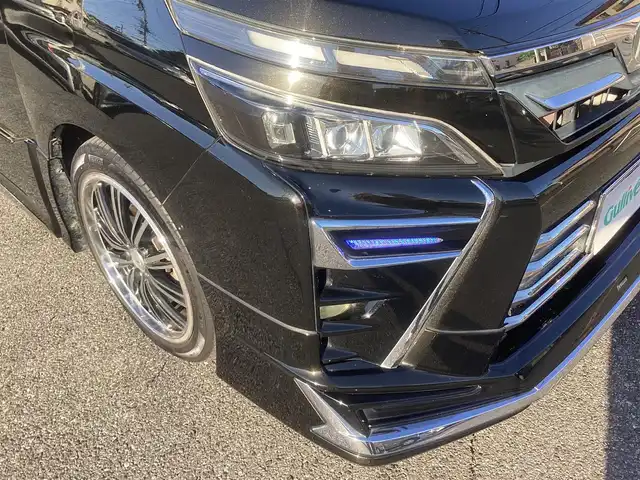 トヨタ ヴォクシー ZS 千葉県 2017(平29)年 6.3万km イナズマスパーキングブラックガラスフレーク Panasonicナビ/Bluetooth/DVD/CD/両側パワースライドドア/後席フリップダウンモニター/LEDヘッドライト/モデリスタエアロ/ワンオーナー /スペアスマートキーあり/ETC