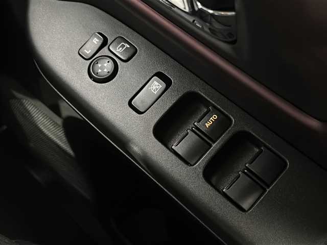 スズキ スペーシア カスタム HYBRID XS ターボ 広島県 2024(令6)年 0.1千km ピュアホワイトパール/ブラック2トーン 禁煙車/登録時7ｋｍ/フルタイム4ＷＤ/インタークーラーターボ/スズキセーフティサポート/・デュアルセンサーブレーキサポートII/・先行車発進お知らせ/・標識認識機能/・ヘッドアップディスプレイ/・誤発進抑制機能/・ハイビームアシスト/・アダプティブクルーズコントロール/・車線維持支援機能/・車線逸脱抑制/・車線逸脱警報/・ふらつき警報/コーナーセンサー/全方位モニター付９型メモリーナビ/・フルセグ/Bluetooｔｈ/ＵＳＢ/スマホ連携/スズキコネクト対応通信機装着車/両側パワースライドドア/革巻きステアリング/ステアリングスイッチ/パドルシフト/オートライト/LEDヘッドライト/フォグランプ/ハーフレザーシート/シートヒーター/アイドリングストップ/スマートキー/プッシュスタート/スペアキー/純正15インチアルミホイール