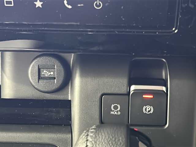 スズキ スペーシア カスタム HYBRID XS ターボ 広島県 2024(令6)年 0.1千km ピュアホワイトパール/ブラック2トーン 禁煙車/登録時7ｋｍ/フルタイム4ＷＤ/インタークーラーターボ/スズキセーフティサポート/・デュアルセンサーブレーキサポートII/・先行車発進お知らせ/・標識認識機能/・ヘッドアップディスプレイ/・誤発進抑制機能/・ハイビームアシスト/・アダプティブクルーズコントロール/・車線維持支援機能/・車線逸脱抑制/・車線逸脱警報/・ふらつき警報/コーナーセンサー/全方位モニター付９型メモリーナビ/・フルセグ/Bluetooｔｈ/ＵＳＢ/スマホ連携/スズキコネクト対応通信機装着車/両側パワースライドドア/革巻きステアリング/ステアリングスイッチ/パドルシフト/オートライト/LEDヘッドライト/フォグランプ/ハーフレザーシート/シートヒーター/アイドリングストップ/スマートキー/プッシュスタート/スペアキー/純正15インチアルミホイール