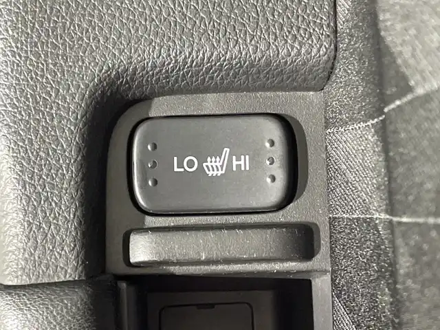 ホンダ オデッセイ アブソルート・EXホンダセンジング 神奈川県 2019(令1)年 2.2万km プラチナホワイトパール ホンダセンシング/純正8型SDナビゲーション【VXM-197VFNi】/・BT/フルセグTV/CD/DVD/SD/USB/HDMI/全方位モニター/パーキングアシスト/両側電動スライドドア/ハーフレザーシート/パワーシート(D/N)/シートヒーター(D/N)/二列目オットマン/ビルトインETC2.0/前後ドライブレコーダー/スマートキー/スペアキー/プッシュスタートボタン/革巻きステアリング/ステアリングスイッチ/パドルシフト/Autoライト/ECON/コーナーセンサー/LEDヘッドライト/フォグランプ/電動格納ミラー/ウィンカーミラー/純正フロアマット/純正ドアバイザー/純正17インチアルミホイール