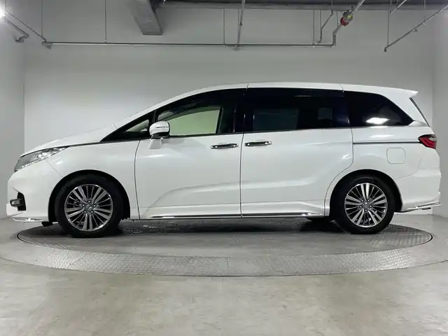 ホンダ オデッセイ アブソルート・EXホンダセンジング 神奈川県 2019(令1)年 2.2万km プラチナホワイトパール ホンダセンシング/純正8型SDナビゲーション【VXM-197VFNi】/・BT/フルセグTV/CD/DVD/SD/USB/HDMI/全方位モニター/パーキングアシスト/両側電動スライドドア/ハーフレザーシート/パワーシート(D/N)/シートヒーター(D/N)/二列目オットマン/ビルトインETC2.0/前後ドライブレコーダー/スマートキー/スペアキー/プッシュスタートボタン/革巻きステアリング/ステアリングスイッチ/パドルシフト/Autoライト/ECON/コーナーセンサー/LEDヘッドライト/フォグランプ/電動格納ミラー/ウィンカーミラー/純正フロアマット/純正ドアバイザー/純正17インチアルミホイール