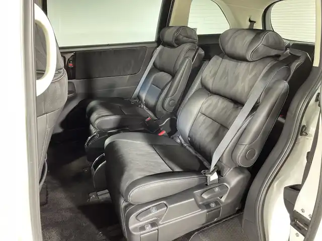 ホンダ オデッセイ アブソルート・EXホンダセンジング 神奈川県 2019(令1)年 2.2万km プラチナホワイトパール ホンダセンシング/純正8型SDナビゲーション【VXM-197VFNi】/・BT/フルセグTV/CD/DVD/SD/USB/HDMI/全方位モニター/パーキングアシスト/両側電動スライドドア/ハーフレザーシート/パワーシート(D/N)/シートヒーター(D/N)/二列目オットマン/ビルトインETC2.0/前後ドライブレコーダー/スマートキー/スペアキー/プッシュスタートボタン/革巻きステアリング/ステアリングスイッチ/パドルシフト/Autoライト/ECON/コーナーセンサー/LEDヘッドライト/フォグランプ/電動格納ミラー/ウィンカーミラー/純正フロアマット/純正ドアバイザー/純正17インチアルミホイール