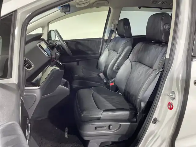 ホンダ オデッセイ アブソルート・EXホンダセンジング 神奈川県 2019(令1)年 2.2万km プラチナホワイトパール ホンダセンシング/純正8型SDナビゲーション【VXM-197VFNi】/・BT/フルセグTV/CD/DVD/SD/USB/HDMI/全方位モニター/パーキングアシスト/両側電動スライドドア/ハーフレザーシート/パワーシート(D/N)/シートヒーター(D/N)/二列目オットマン/ビルトインETC2.0/前後ドライブレコーダー/スマートキー/スペアキー/プッシュスタートボタン/革巻きステアリング/ステアリングスイッチ/パドルシフト/Autoライト/ECON/コーナーセンサー/LEDヘッドライト/フォグランプ/電動格納ミラー/ウィンカーミラー/純正フロアマット/純正ドアバイザー/純正17インチアルミホイール