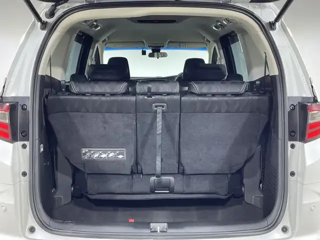 ホンダ オデッセイ アブソルート・EXホンダセンジング 神奈川県 2019(令1)年 2.2万km プラチナホワイトパール ホンダセンシング/純正8型SDナビゲーション【VXM-197VFNi】/・BT/フルセグTV/CD/DVD/SD/USB/HDMI/全方位モニター/パーキングアシスト/両側電動スライドドア/ハーフレザーシート/パワーシート(D/N)/シートヒーター(D/N)/二列目オットマン/ビルトインETC2.0/前後ドライブレコーダー/スマートキー/スペアキー/プッシュスタートボタン/革巻きステアリング/ステアリングスイッチ/パドルシフト/Autoライト/ECON/コーナーセンサー/LEDヘッドライト/フォグランプ/電動格納ミラー/ウィンカーミラー/純正フロアマット/純正ドアバイザー/純正17インチアルミホイール