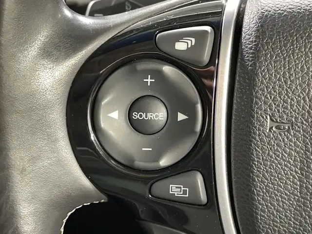 ホンダ オデッセイ アブソルート・EXホンダセンジング 神奈川県 2019(令1)年 2.2万km プラチナホワイトパール ホンダセンシング/純正8型SDナビゲーション【VXM-197VFNi】/・BT/フルセグTV/CD/DVD/SD/USB/HDMI/全方位モニター/パーキングアシスト/両側電動スライドドア/ハーフレザーシート/パワーシート(D/N)/シートヒーター(D/N)/二列目オットマン/ビルトインETC2.0/前後ドライブレコーダー/スマートキー/スペアキー/プッシュスタートボタン/革巻きステアリング/ステアリングスイッチ/パドルシフト/Autoライト/ECON/コーナーセンサー/LEDヘッドライト/フォグランプ/電動格納ミラー/ウィンカーミラー/純正フロアマット/純正ドアバイザー/純正17インチアルミホイール