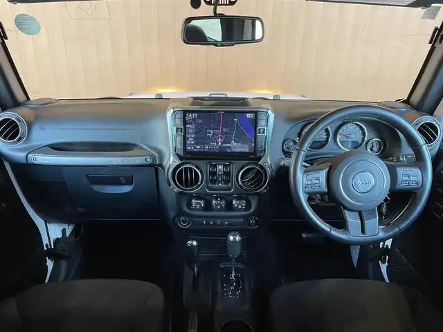 クライスラー・ジープ ジープ ラングラー アンリミテッド スポーツ 愛知県 2018(平30)年 5.9万km ブライトホワイト 社外9インチナビ/TV/DVD再生/Bluetooth/バックカメラ/サイドカメラ/ETCキーレス/クルーズコントロール/MTモード付AT/サイドステップ/ヒーテッドドアミラー/ダウンヒルアシストコントロール/ステアリングスイッチ